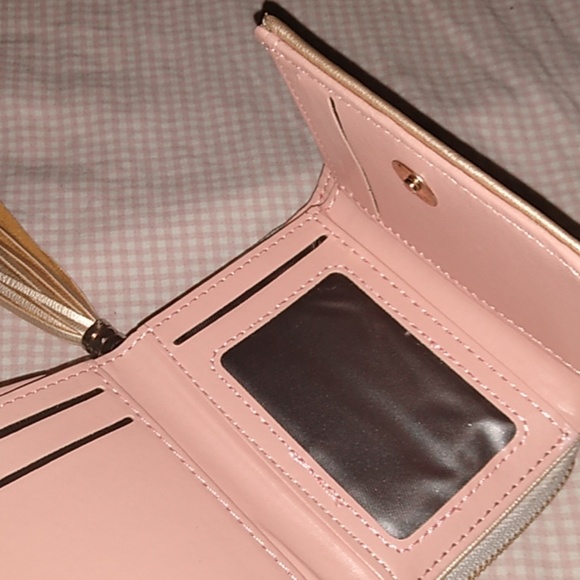 Wallet - Picture 2 of 4